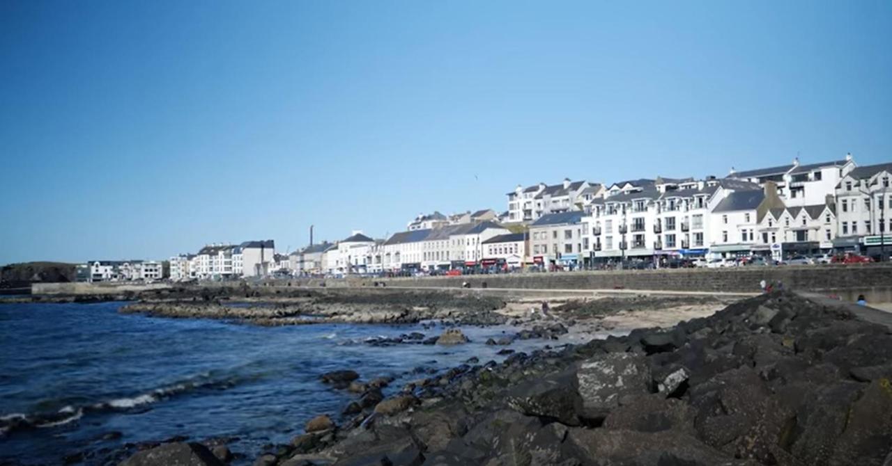 Enfield Street House Behind Portstewart Promenade With Partial Sea View From Front 3 Bed Sleeps 7 Villa Eksteriør bilde