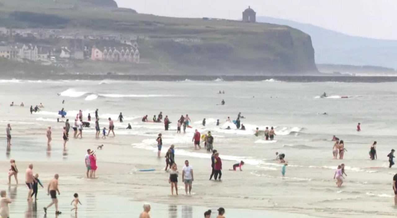 Enfield Street House Behind Portstewart Promenade With Partial Sea View From Front 3 Bed Sleeps 7 Villa Eksteriør bilde